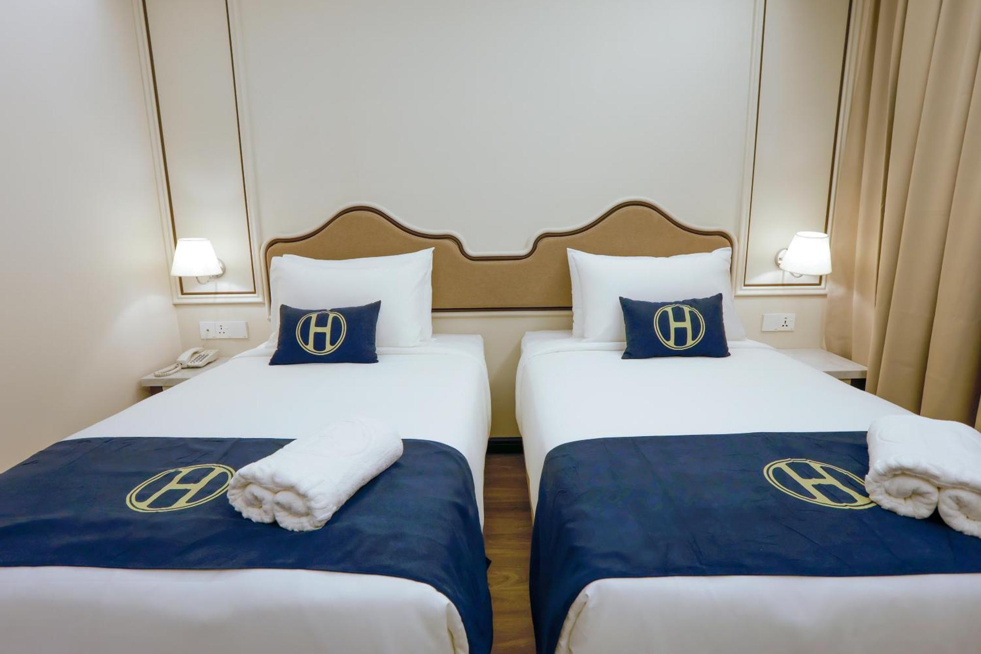 Hotel The Host *