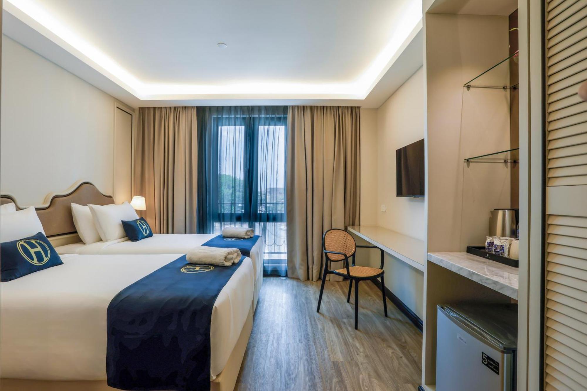Hotel The Host