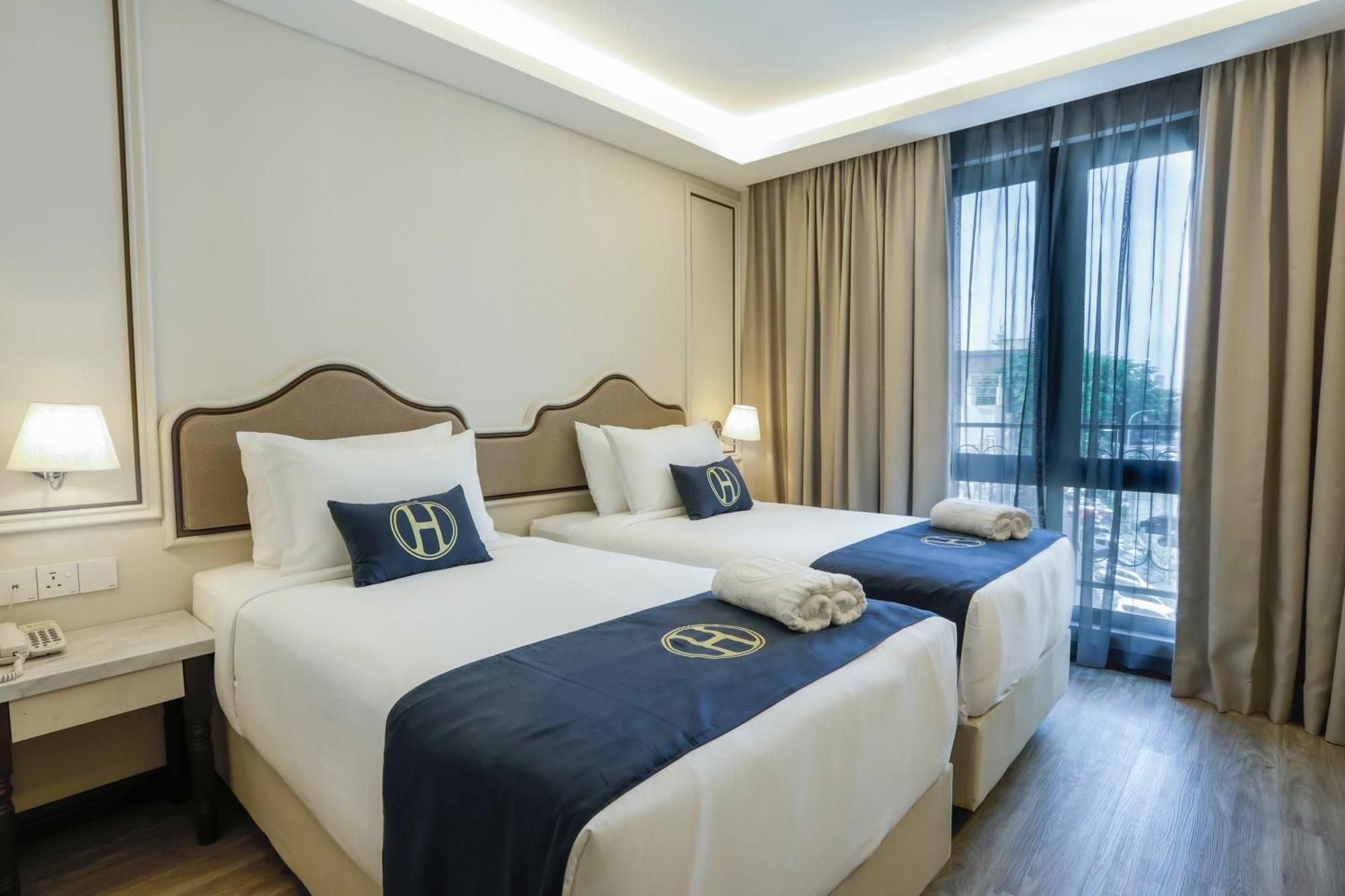 Hotel The Host *